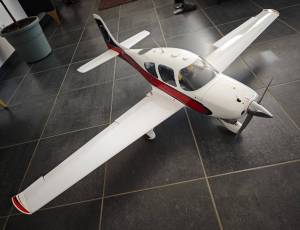 AVION CIRRUS SR22  GR