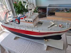 Bateau maquette chalutier peche