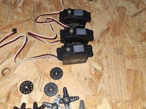 3 servos neuf align DS 620